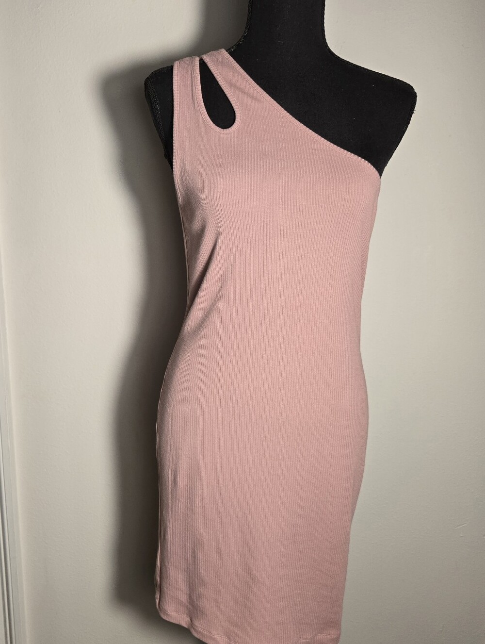 Elodie One-Shoulder Ribbed Bodycon Dress in Dusty Rose NWOT Size Large - Picture 5 of 7
